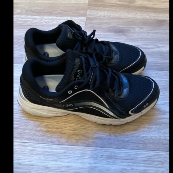 ❤️3/$12 Ryka 8.5 wide walking shoes - Picture 2 of 6